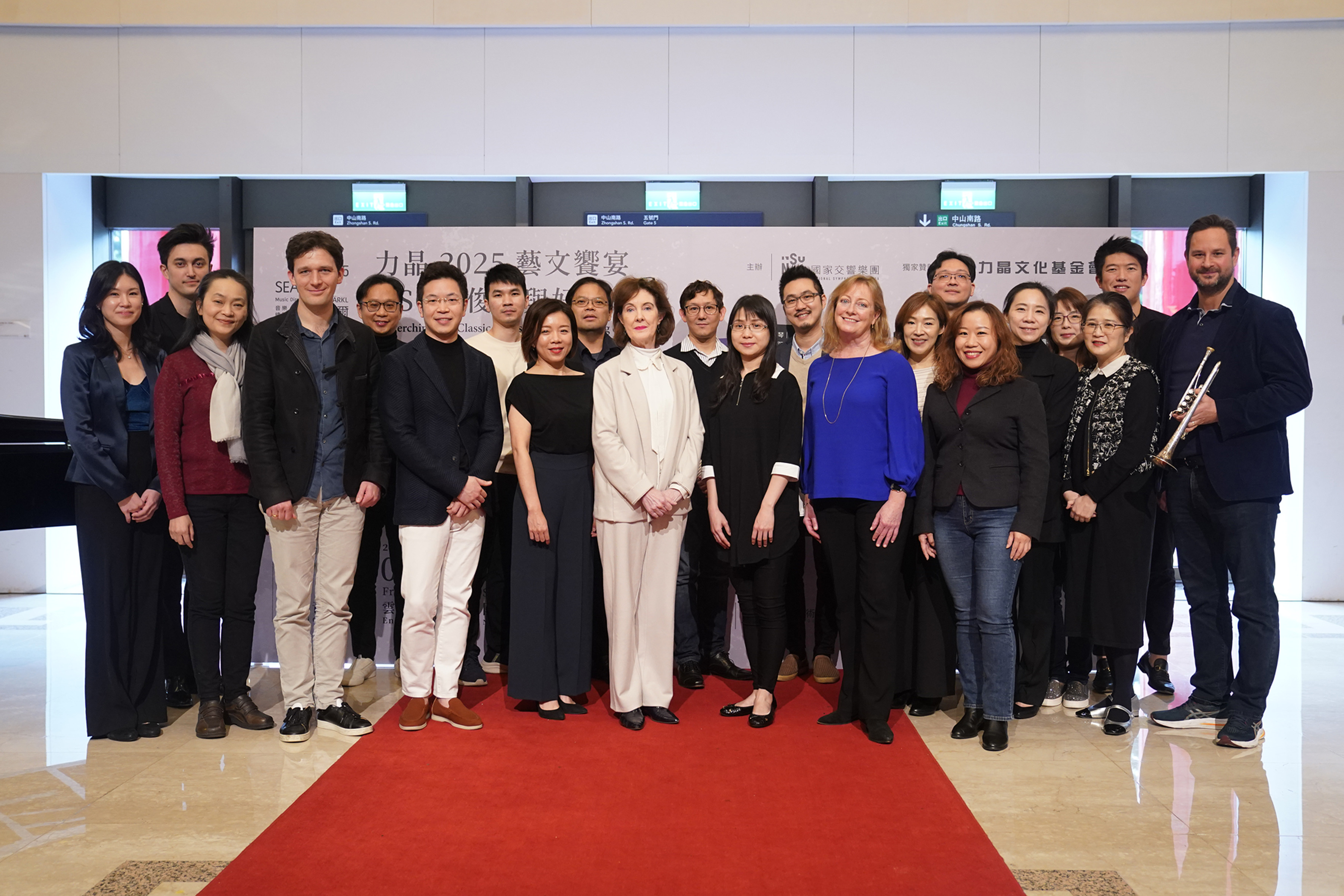 圖一、NSO黃俊文與好朋友們室內樂音樂節,小提琴家黃俊文將分別攜手小提琴家林冠羽、中提琴家辛西婭.菲爾普斯、大提琴家馬克西米里安.霍儂 、小號演奏家嘉柏.柏多斯基、鋼琴家安-瑪莉.麥克德茉特、大鍵琴演奏家蔡佳璇,以及NSO音樂家群同台獻藝。