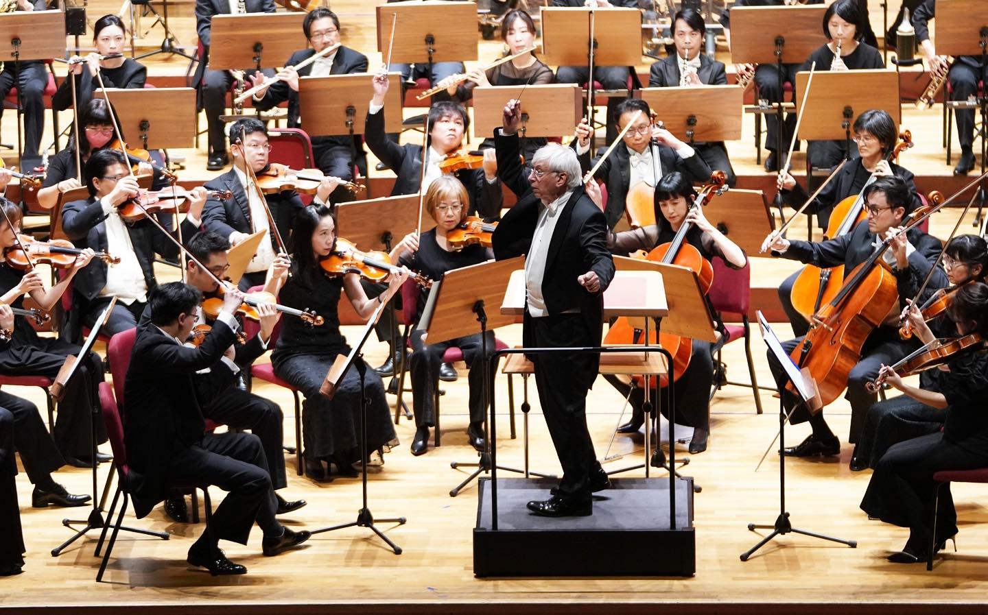 指揮與樂團
