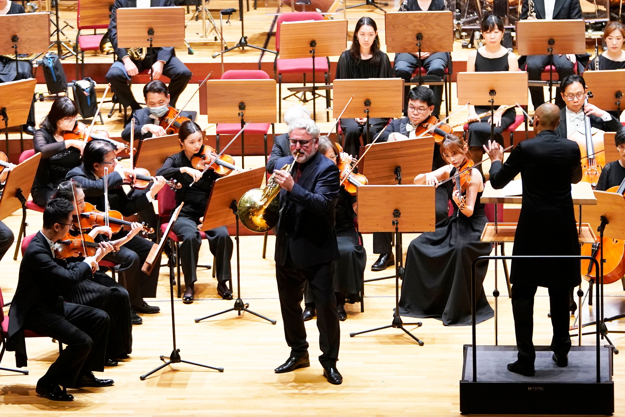 指揮／凱文．約翰．埃杜塞、法國號／瑞德凡．弗拉柯維克