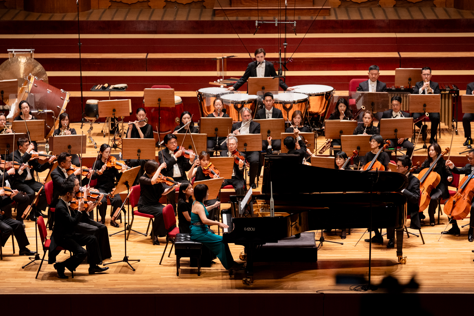 指揮張佳韻 鋼琴辛幸純