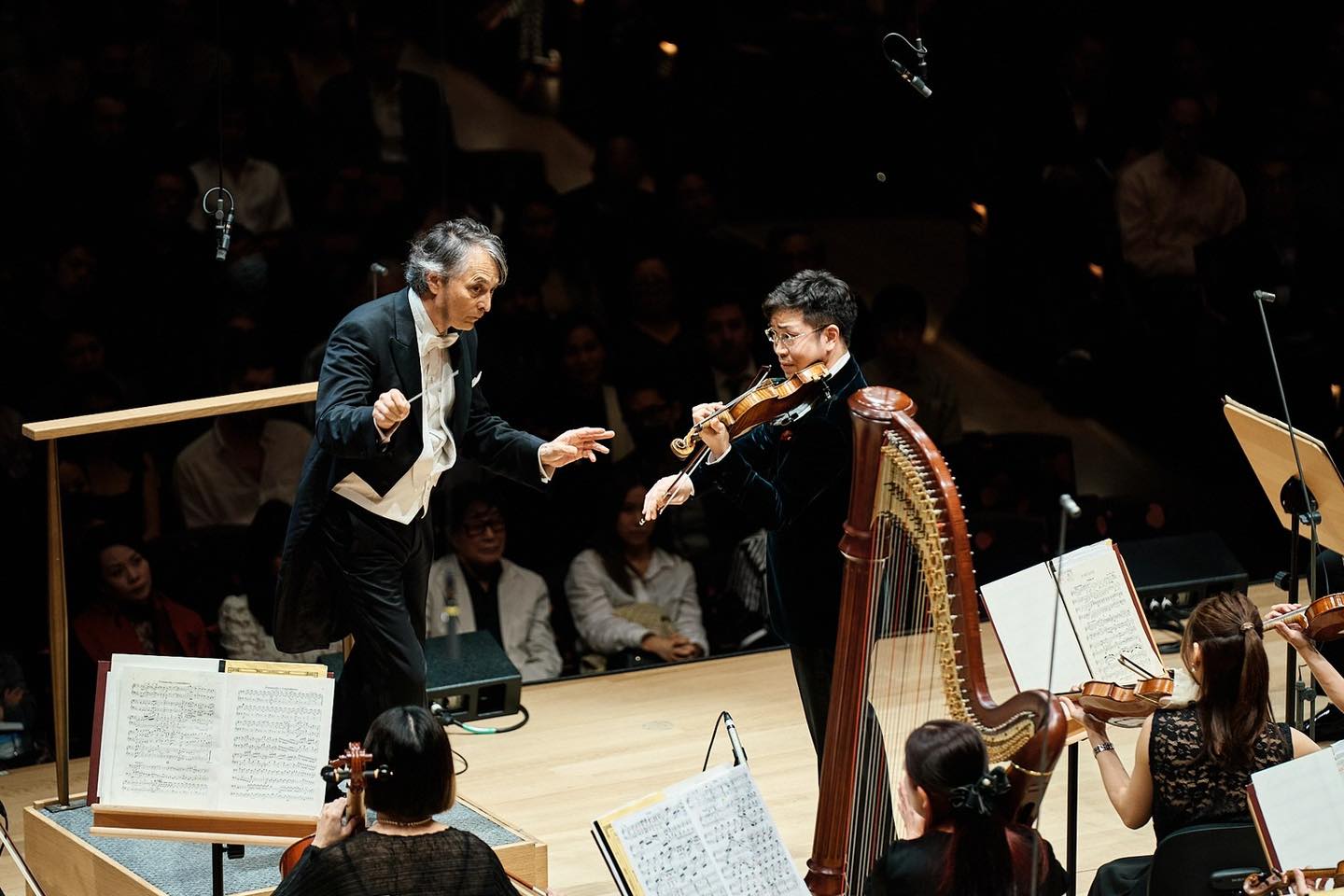 Jun Märkl, conductor、Paul Huang, violin