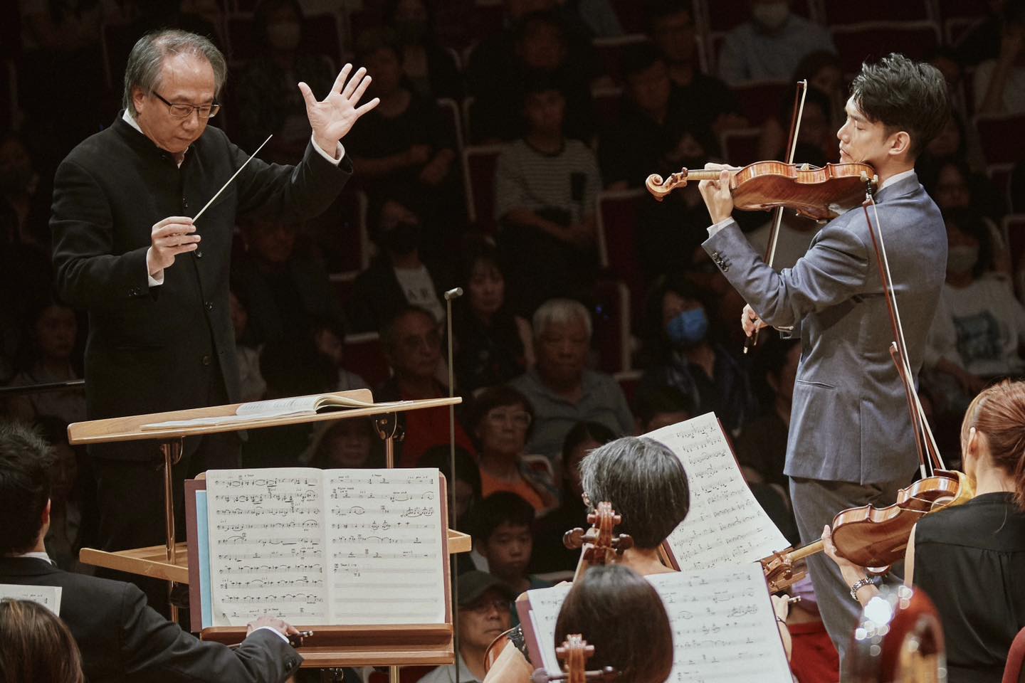 Shao-Chia Lü, conductor、Richard Lin, violin