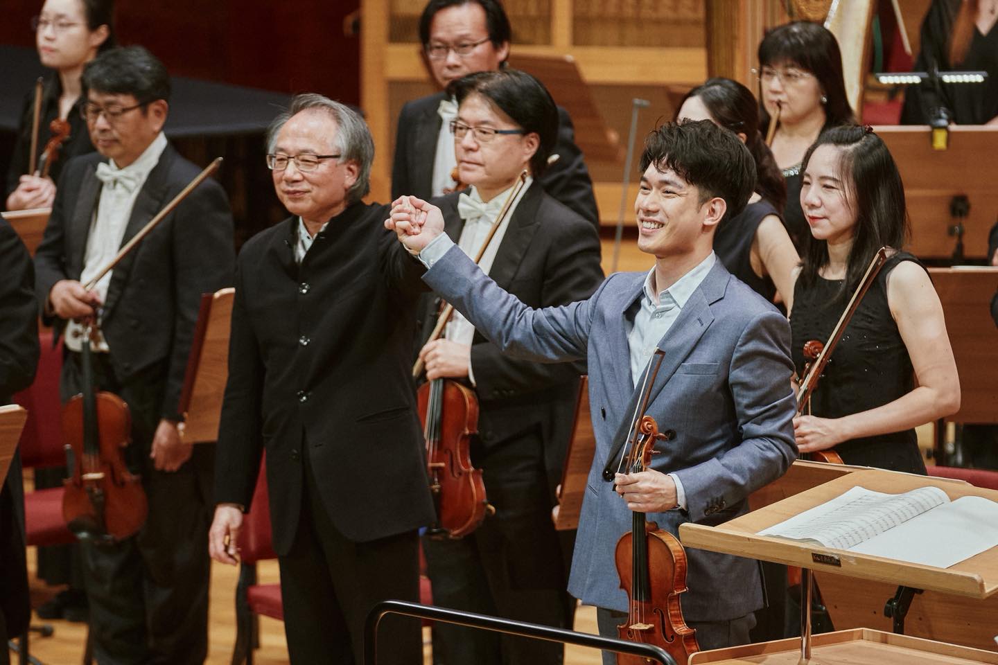Shao-Chia Lü, conductor、Richard Lin, violin
