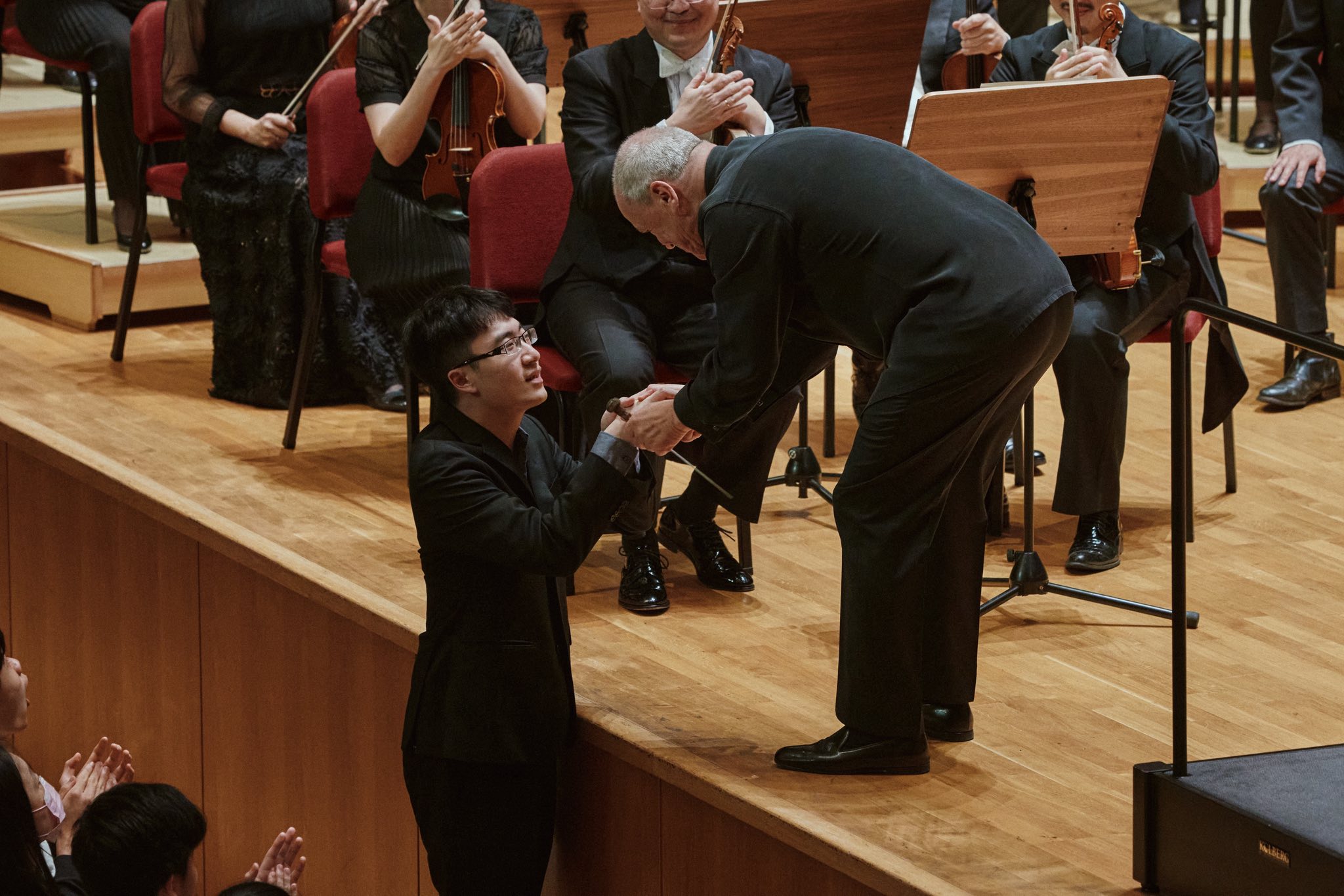 作曲家／施維哲、指揮／漢斯．葛拉夫